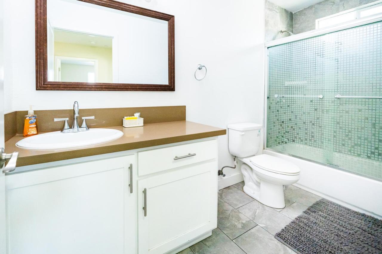 Spacious 5 Bedroom 3 Bath Modern Home By Downtown La With Parking Los Angeles Luaran gambar
